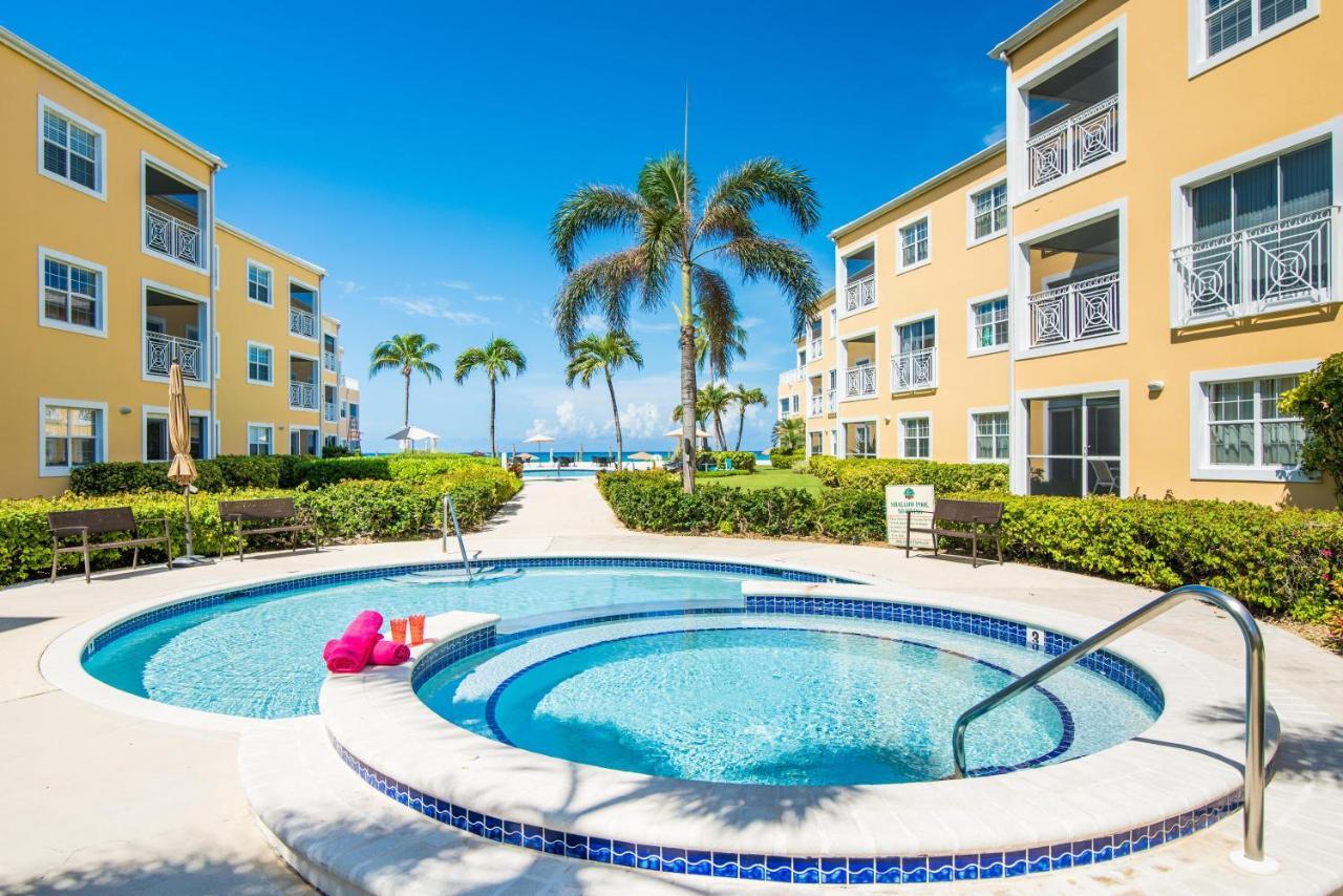 Regal Beach Club #122 Holiday home George Town