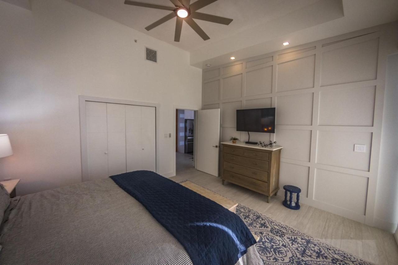 Apartment Lighthouse Point Residences