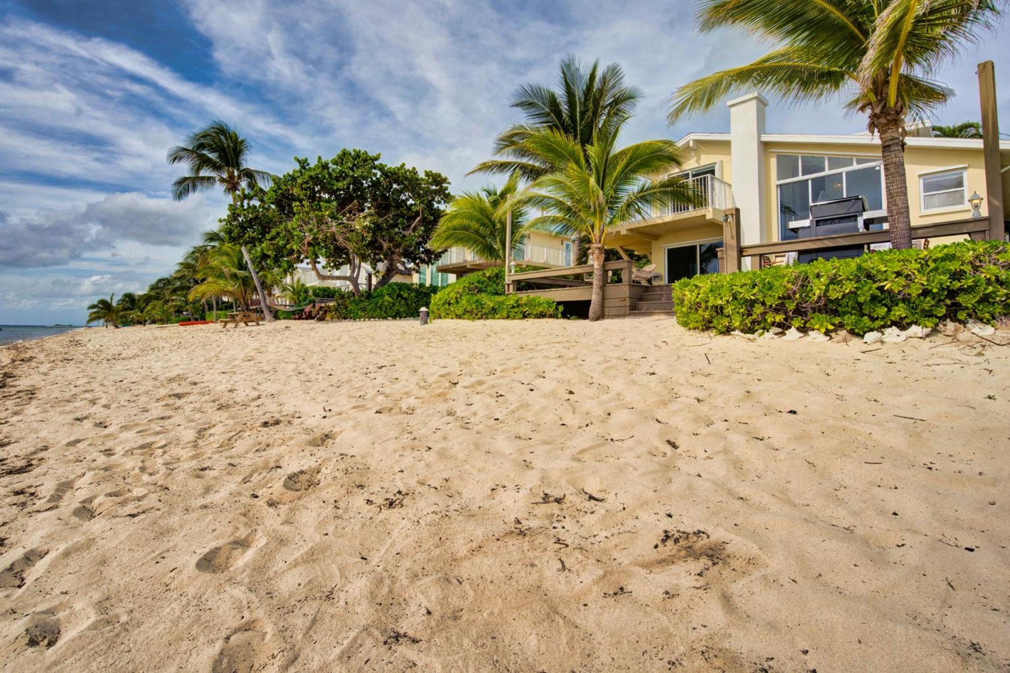 Incredible Front Villa! * George Town