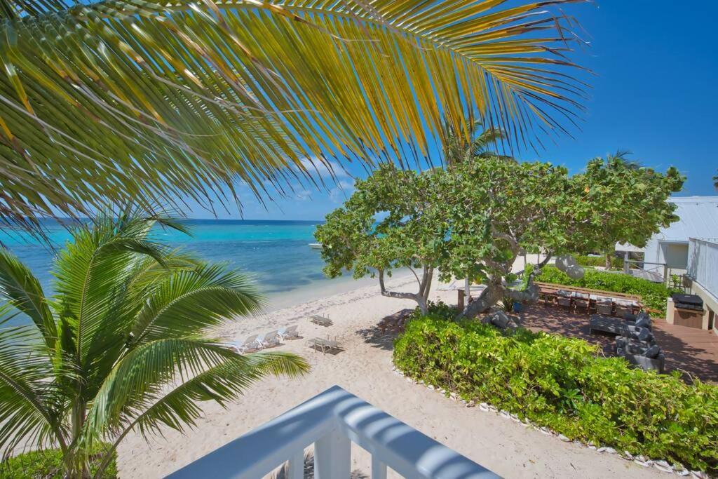 Incredible Front Villa! Villa