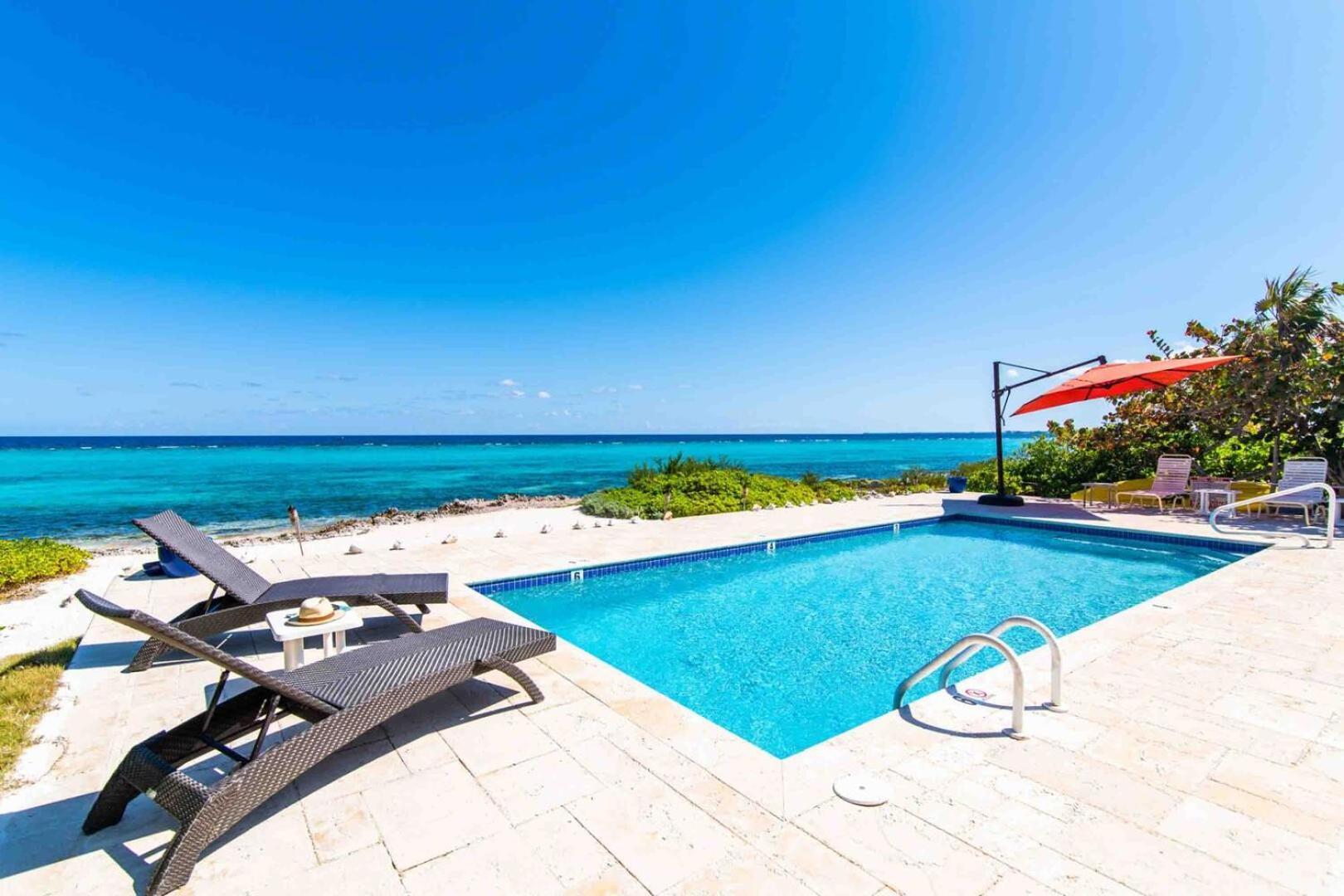 Villa Thatch Hill - Renovated House With Pool, Short Walk To The Point Club *