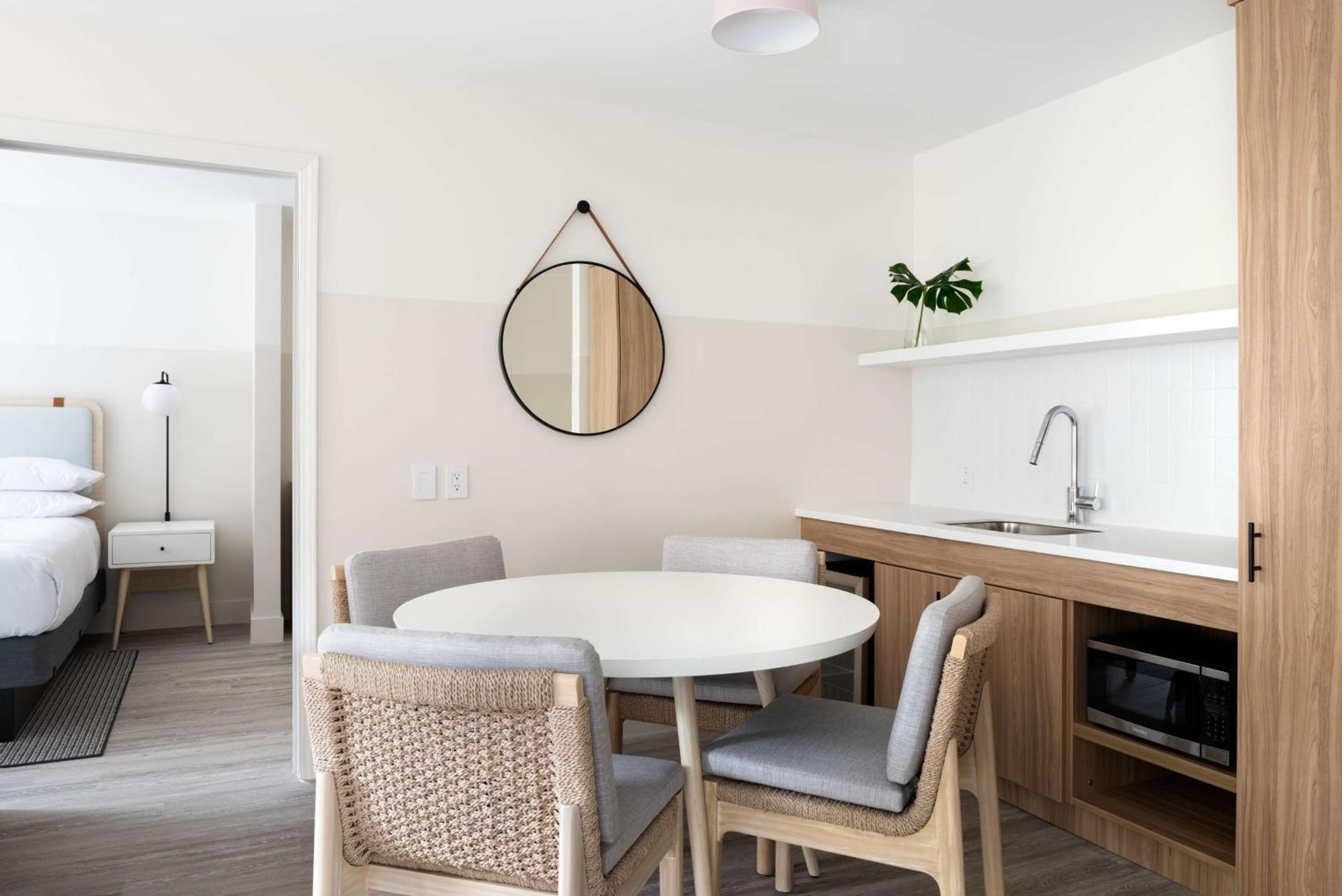 Hampton By Hilton Grand Cayman Seven Mile 3* George Town