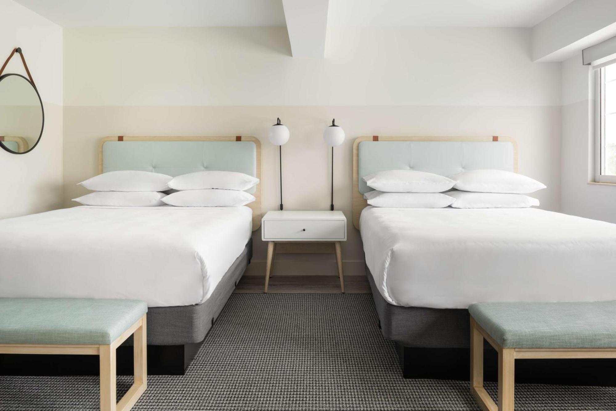 Hampton By Hilton Grand Cayman Seven Mile Resort 3*