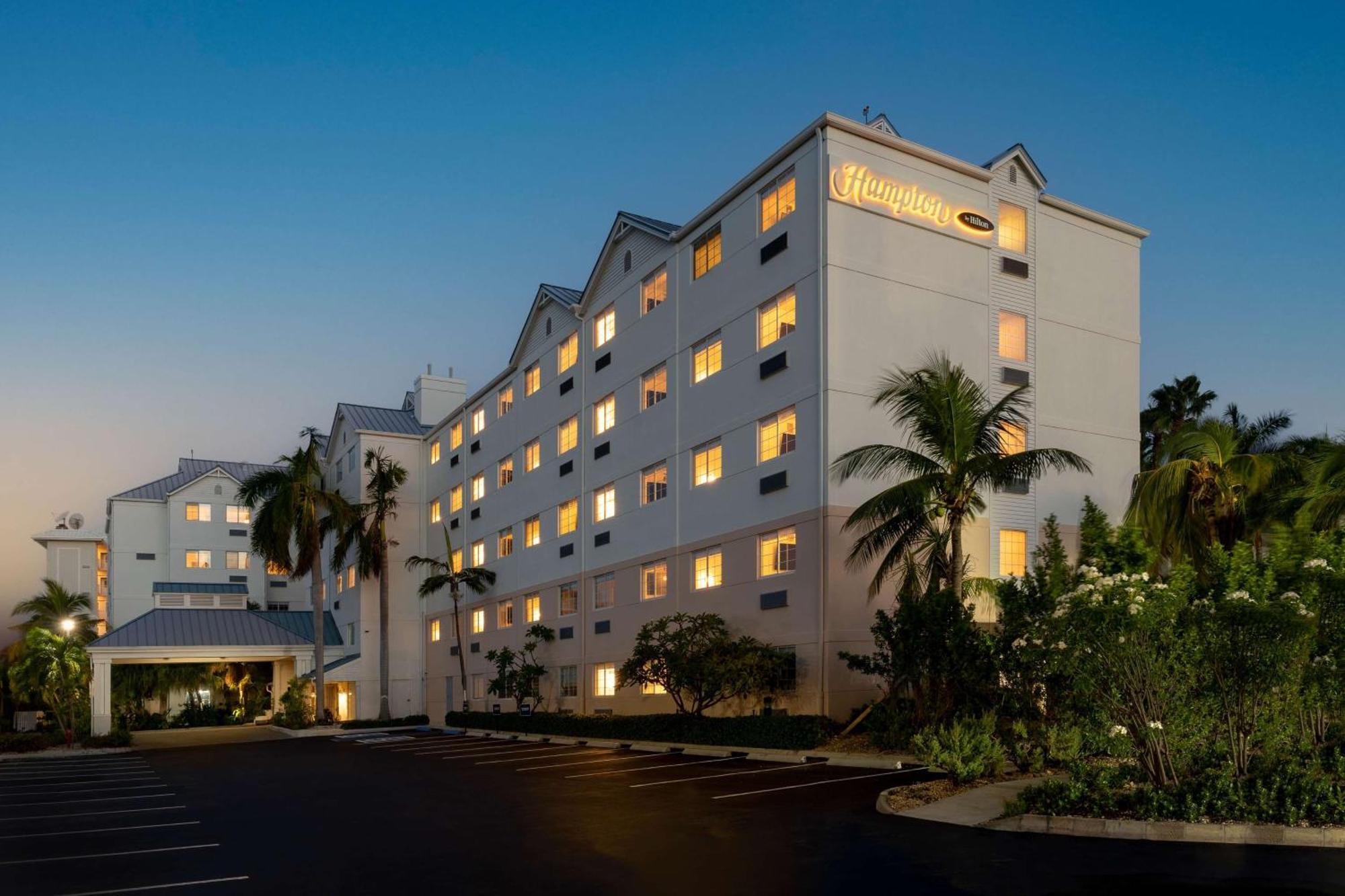 Hampton By Hilton Grand Cayman Seven Mile
