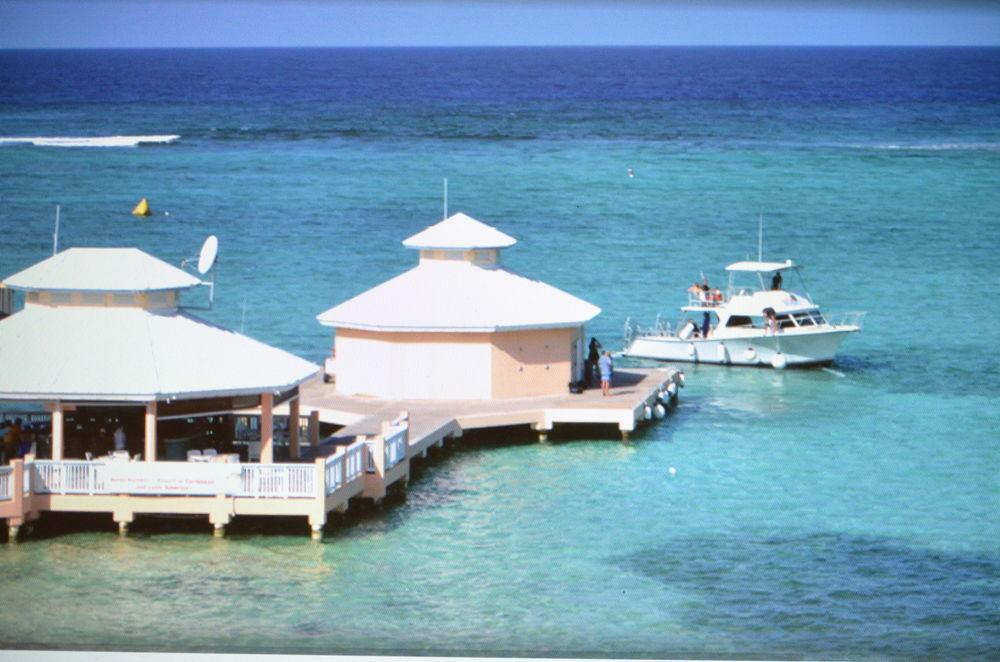 Morritt's Tortuga Club Resort Gun Bay