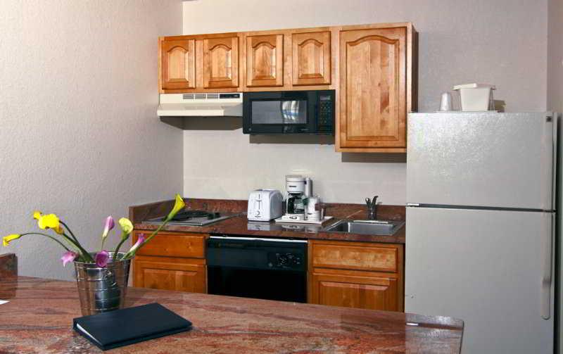 Resort Hampton By Hilton Grand Cayman Seven Mile