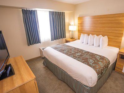 Hampton By Hilton Grand Cayman Seven Mile 3*