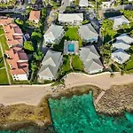 7Mile Beachfront Apartment