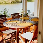 Shangri-La Boutique Bed & Breakfast