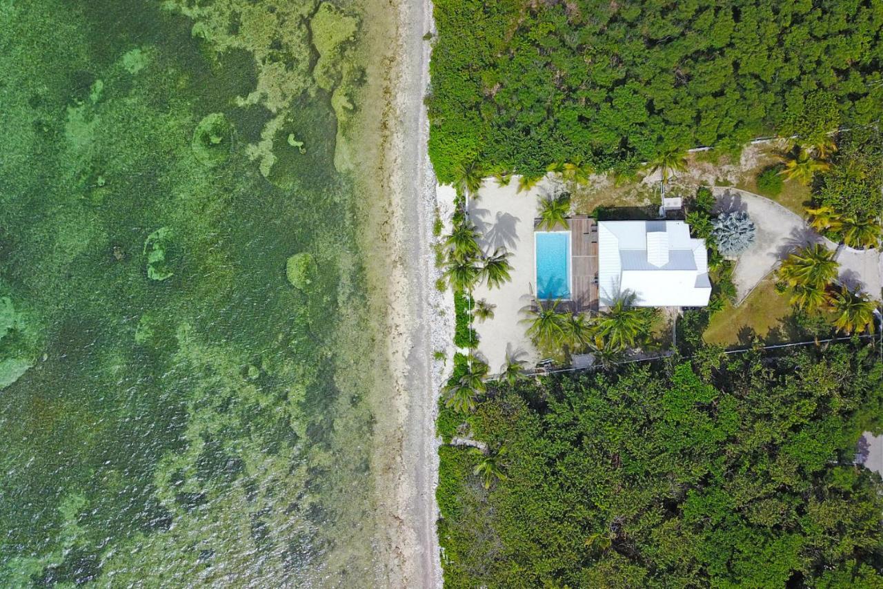 Babylon Reef - With Private Pool & Backyard Snorkeling North Side