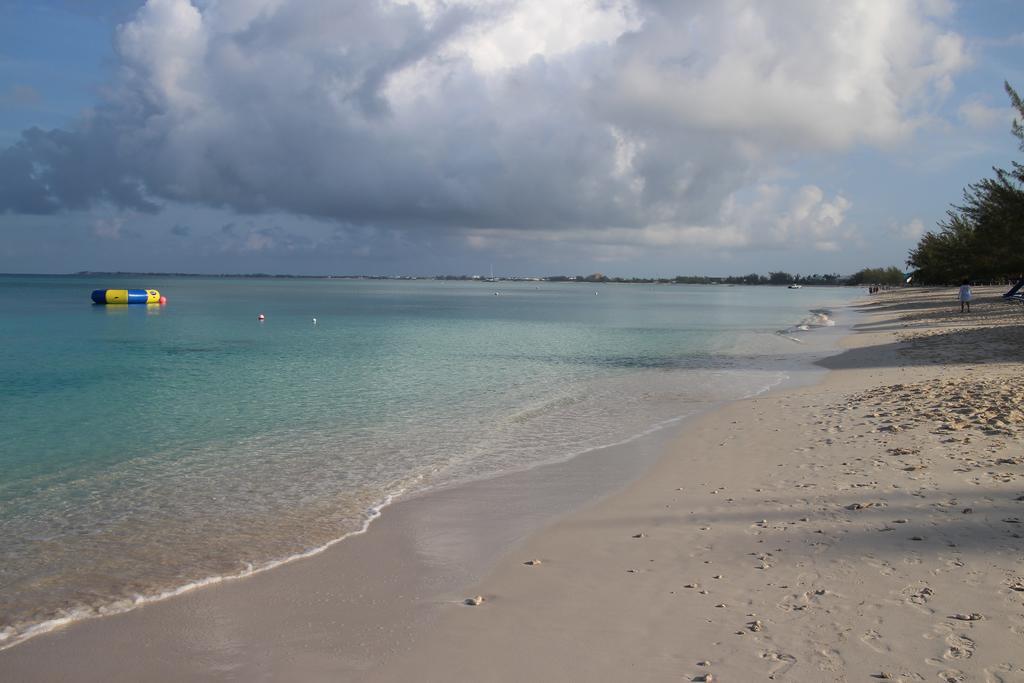 Resort Grand Cayman Beach