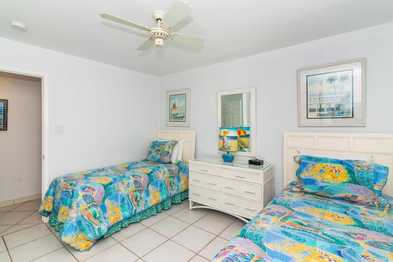 Living At Discovery Point Club * West Bay