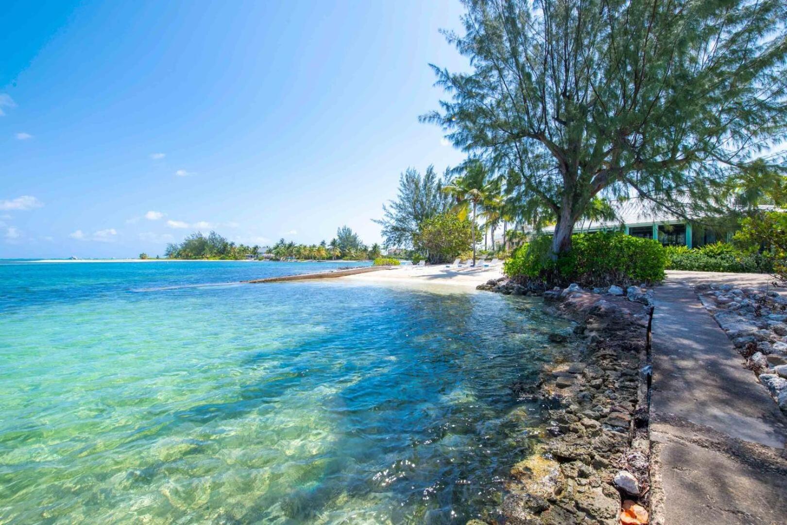 Fingertip - In Cayman Kai * Driftwood Village