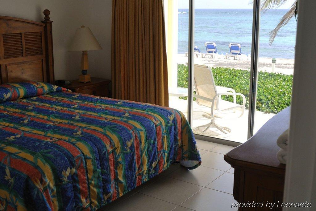 Castaways Cayman Grand Cayman