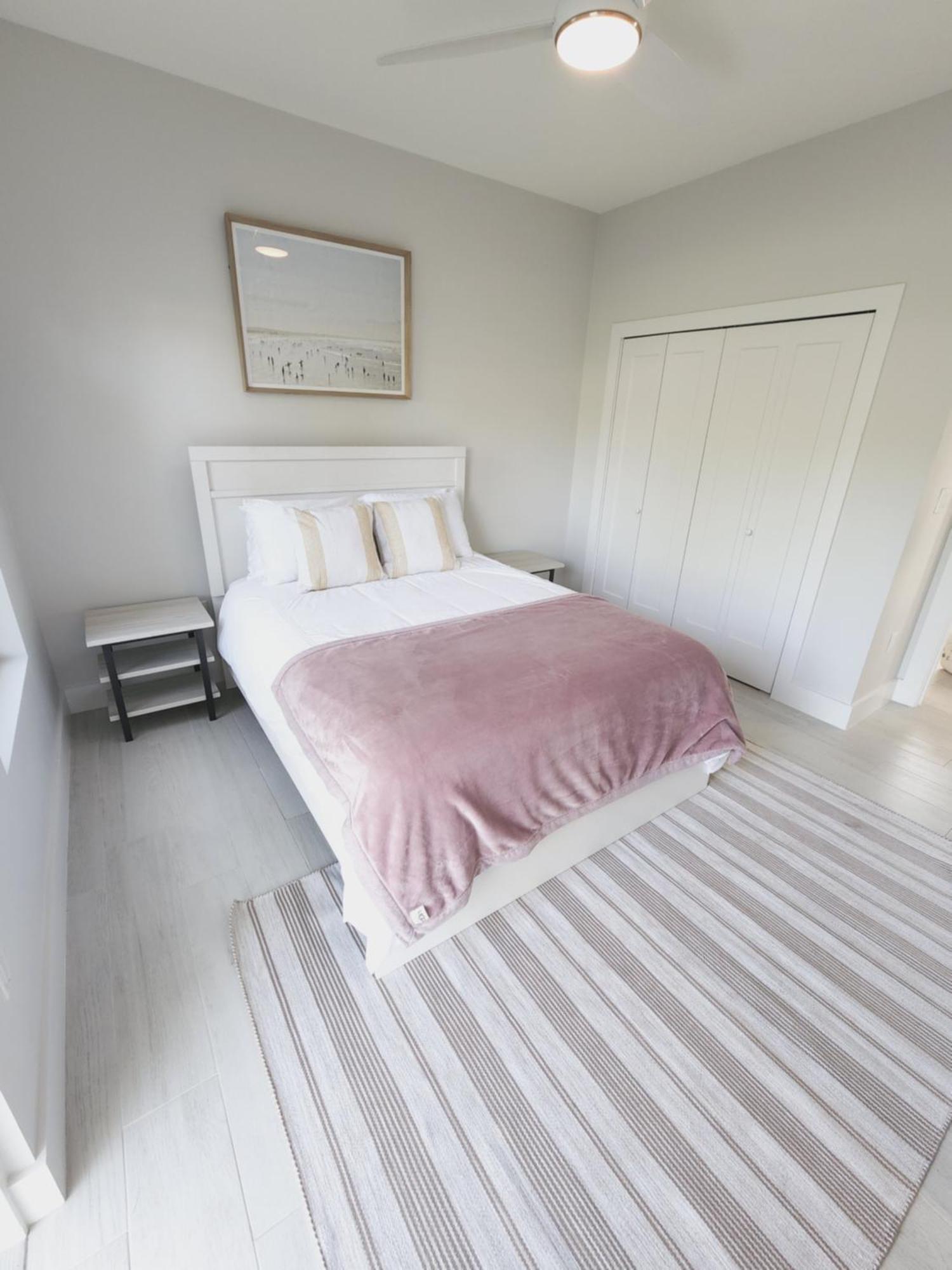 Modern 2 Bedroom Walking Distance To The Beach! * West Bay