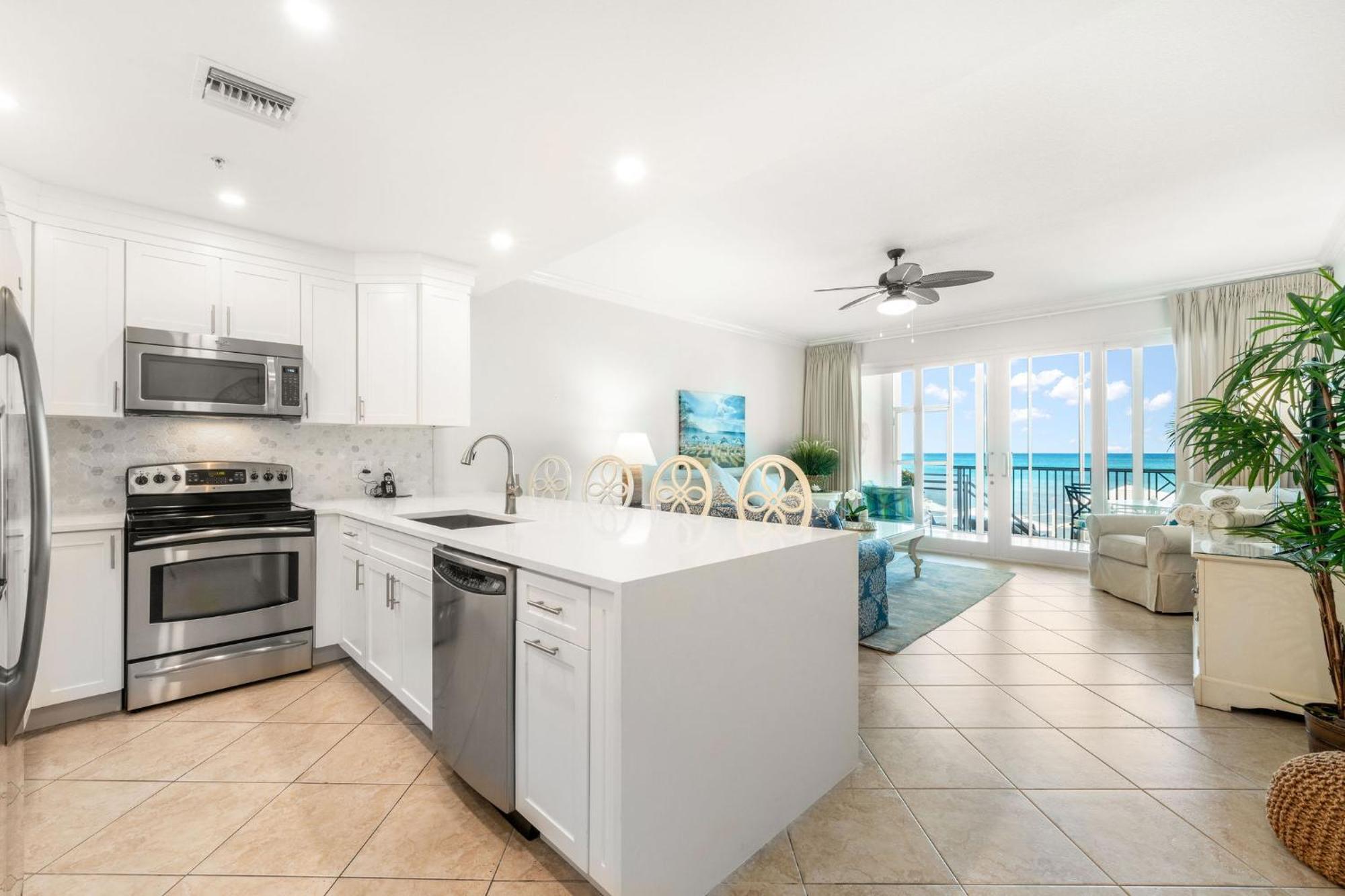 Apartment South Bay Club 6 - 2 Bedroom 2 Bathroom Unit George Town