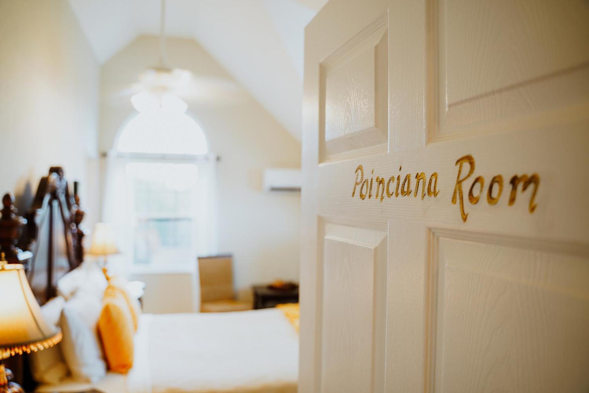 Shangri-La Boutique Bed & Breakfast West Bay