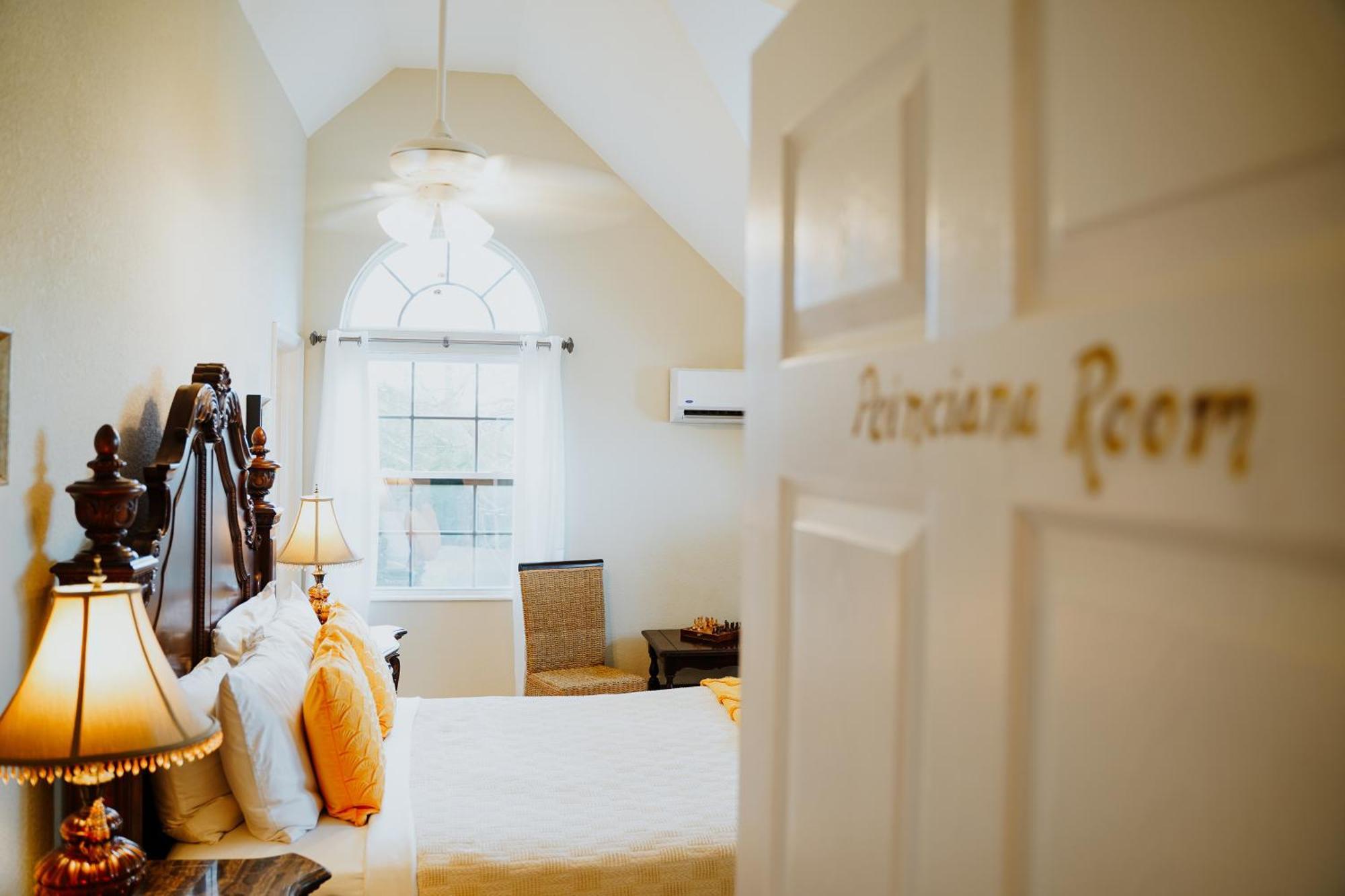 Shangri-La Boutique Bed & Breakfast