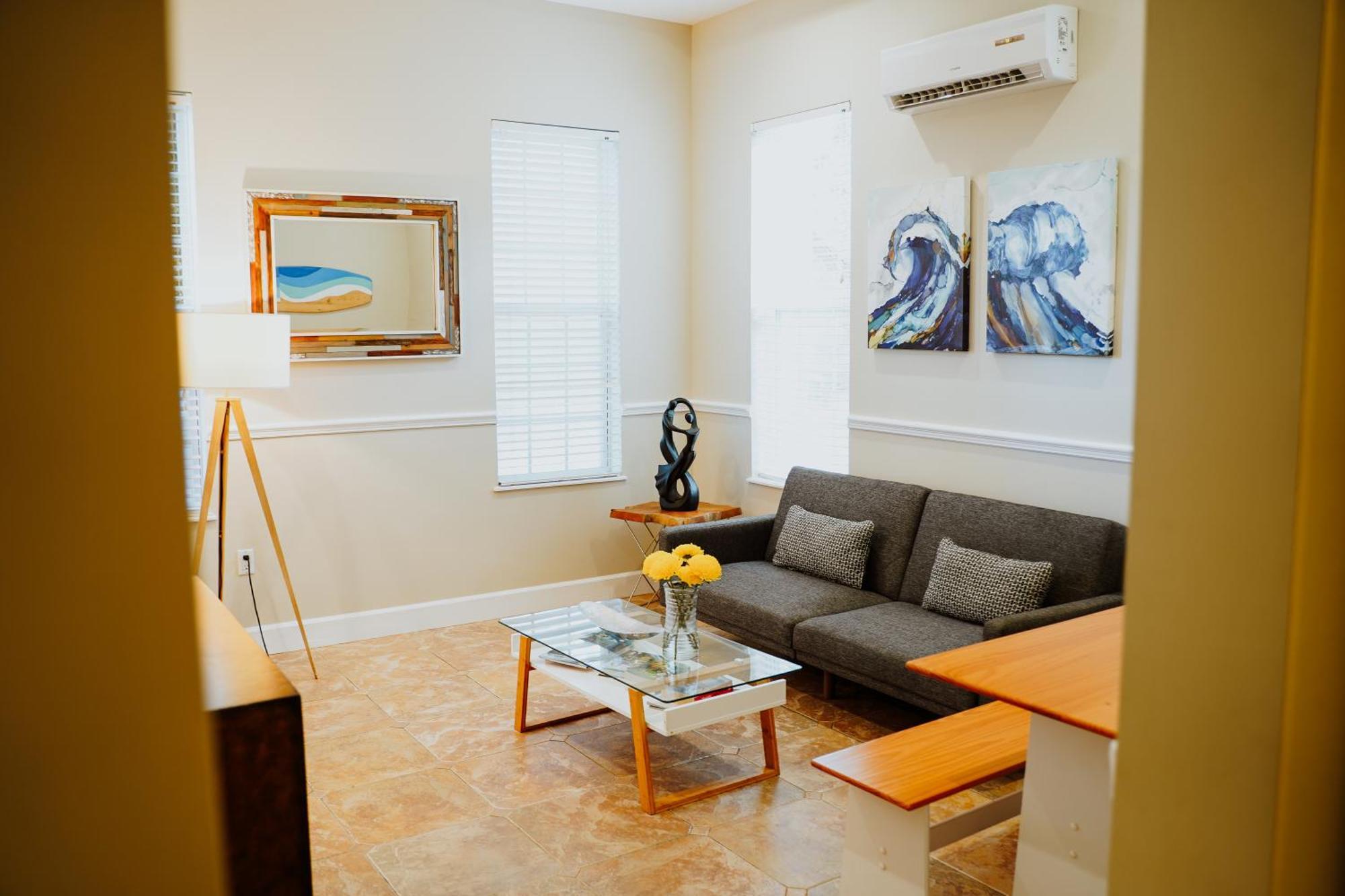 Bed & Breakfast Shangri-La Boutique Bed & Breakfast West Bay