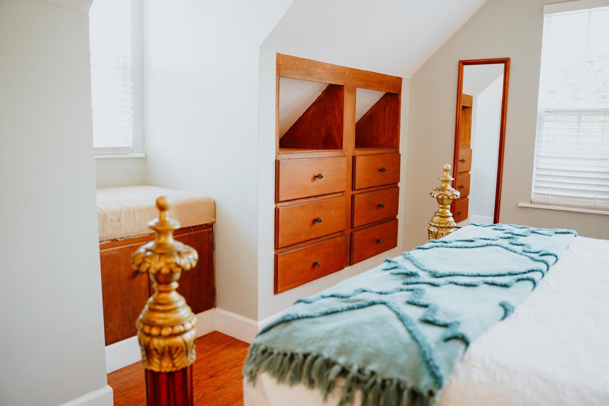 Shangri-La Boutique Bed & Breakfast Bed & Breakfast