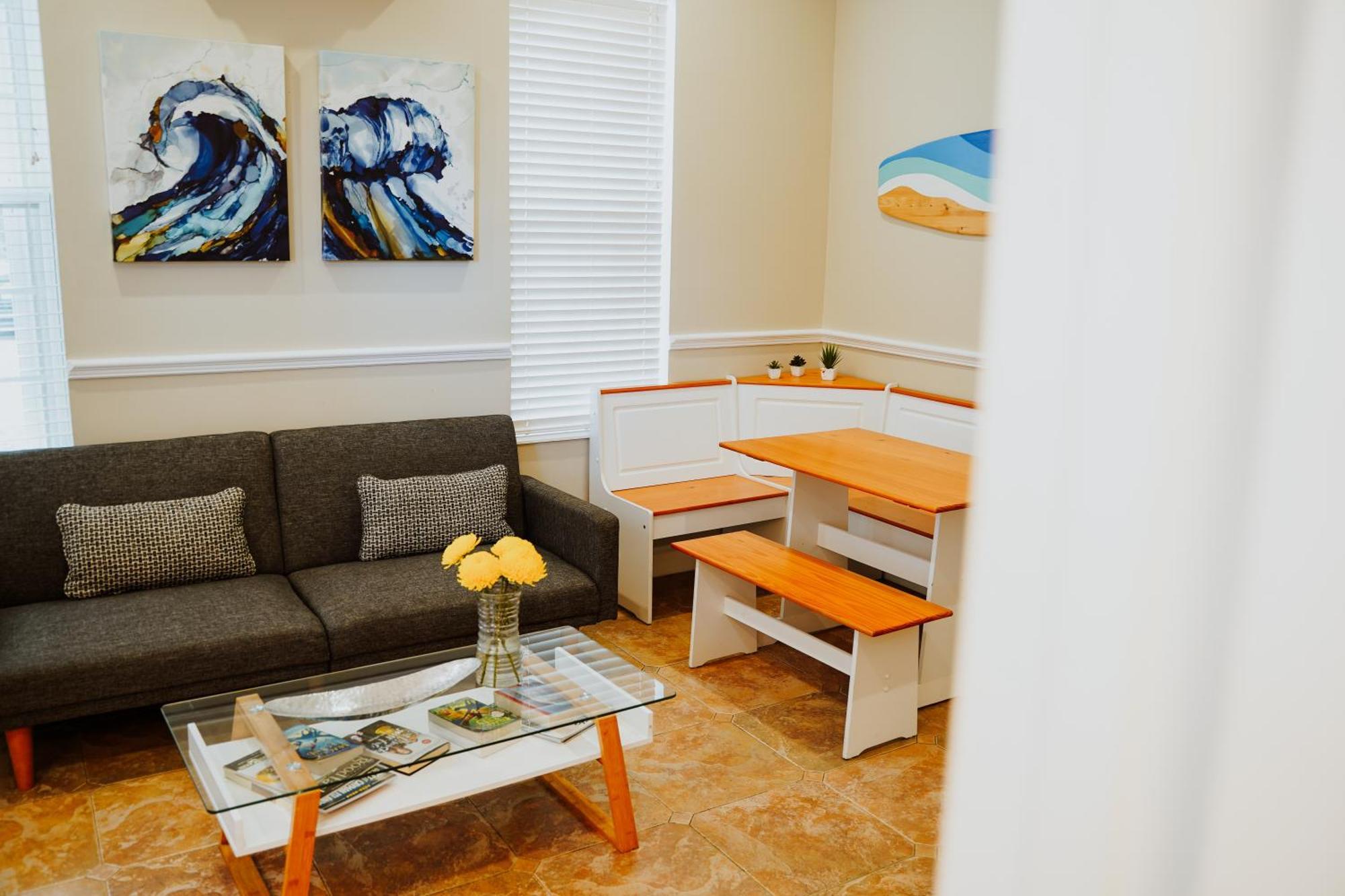 Shangri-La Boutique Bed & Breakfast West Bay