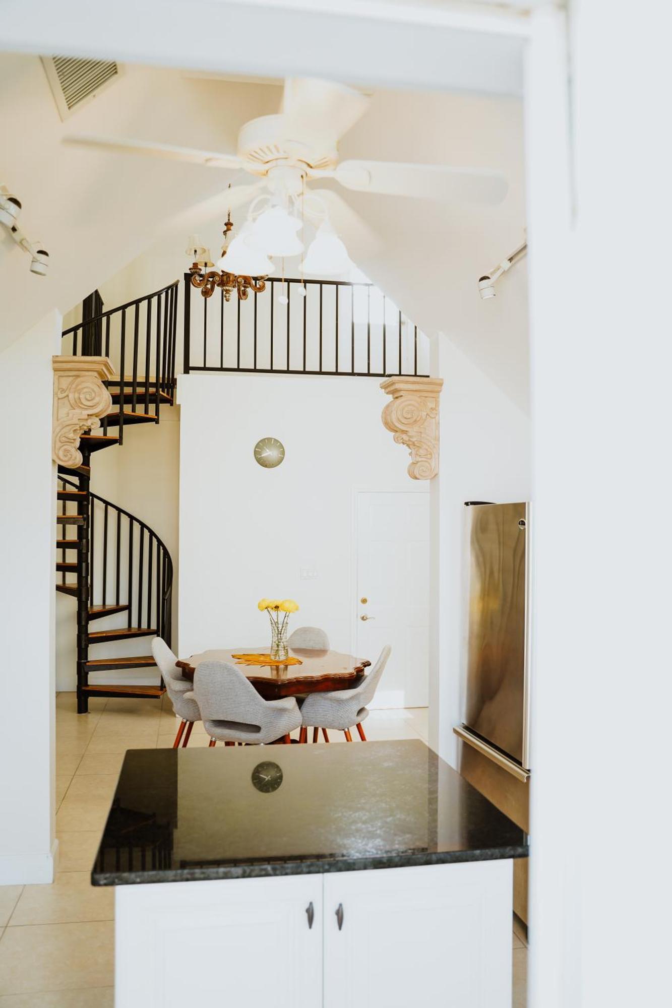 Shangri-La Boutique Bed & Breakfast 4*