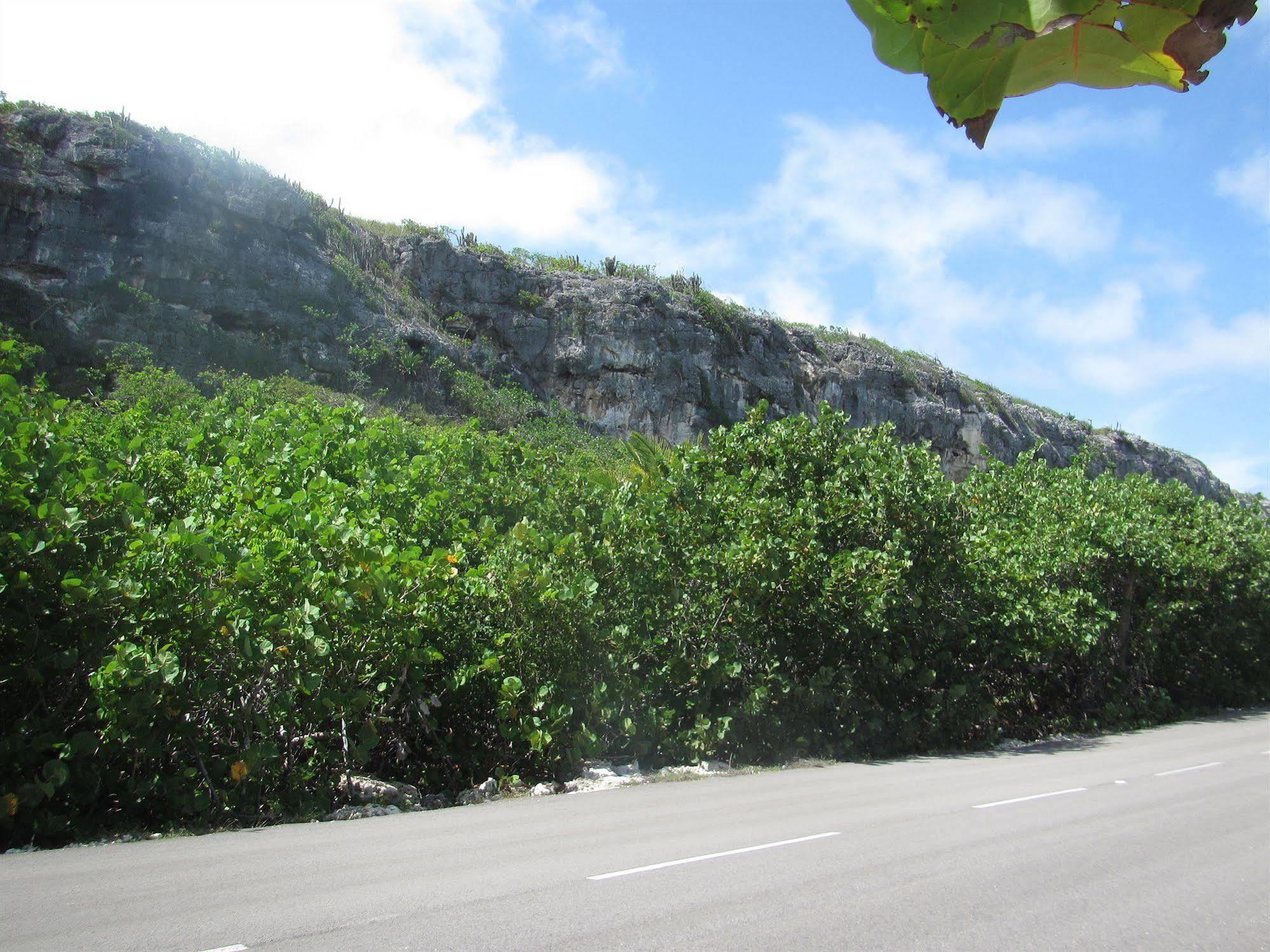 Aparthotel Cayman Breakers Cayman Brac
