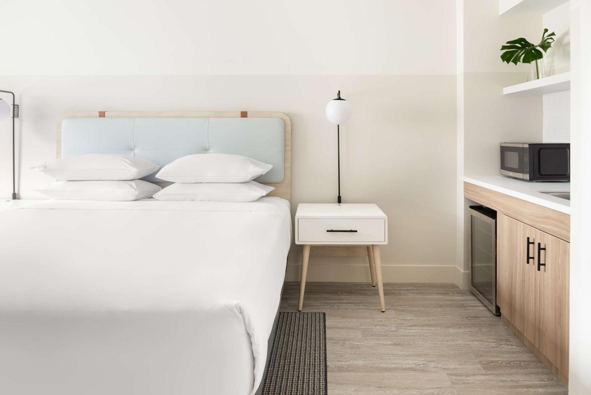 Hampton By Hilton Grand Cayman Seven Mile George Town
