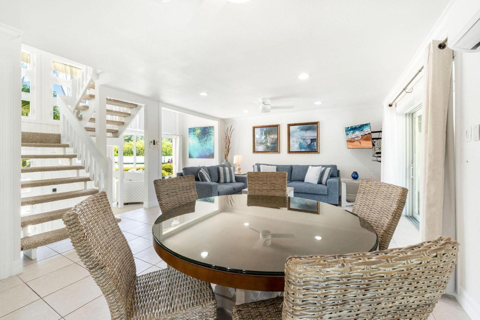 Island House #12 At Point