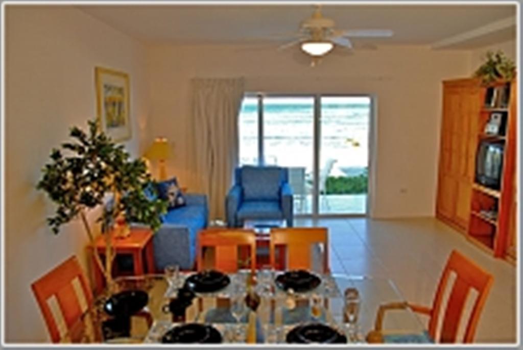 Resort Castaways Cayman 4*